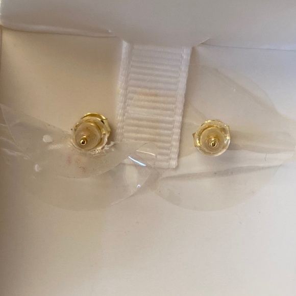 NIB Rachel Zoe pearl/cubic zirconia sterling silver pierced earrings - Picture 3 of 5